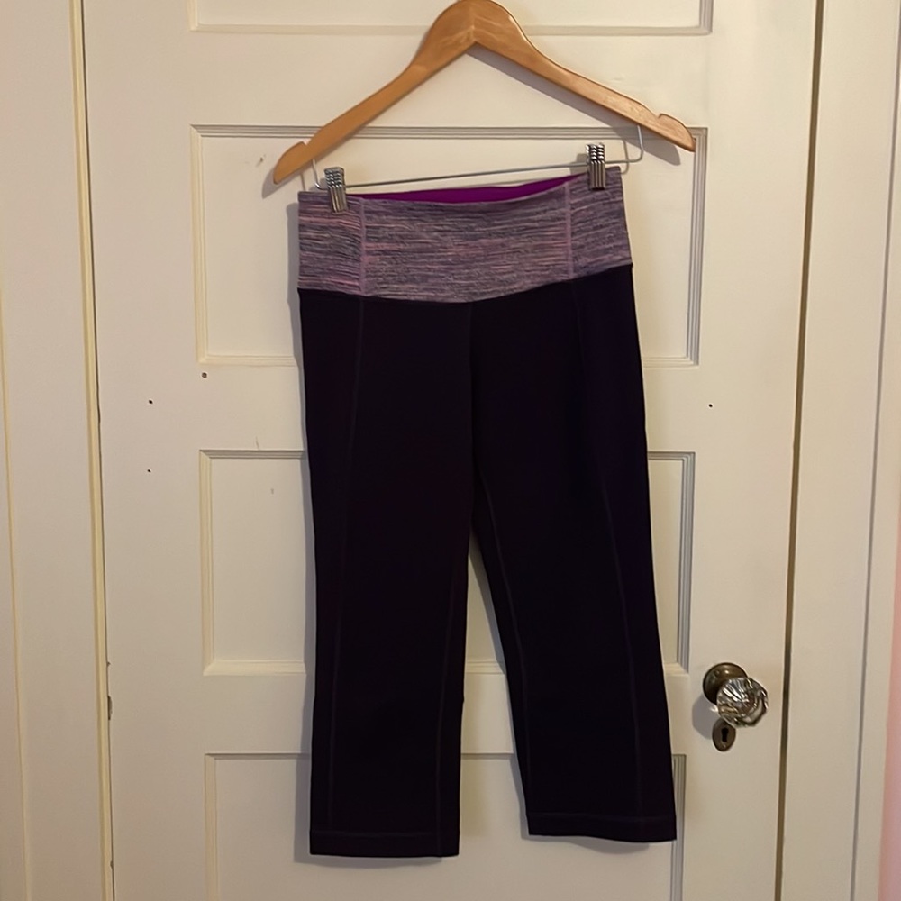 Lululemon cropped purple leggings size 6